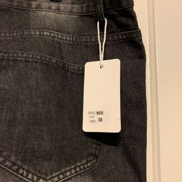 ROMWE Size 38 Distressed Ripped Black Jeans NWT - Picture 7 of 7